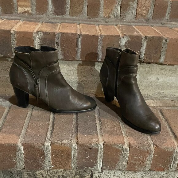 Like New Paul Green Taupe Gray Leather Boots Size 9 - Picture 2 of 4